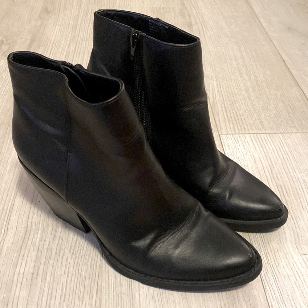Size 9 black Madden Girl ankle boots